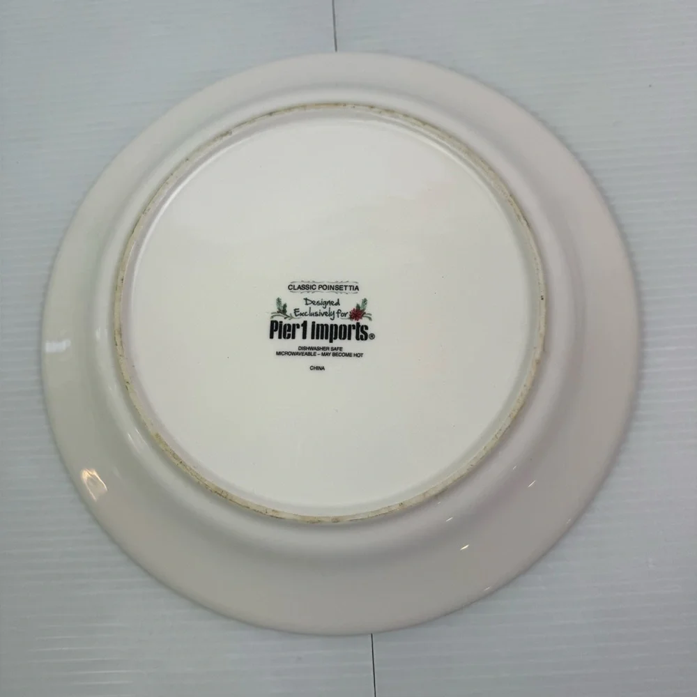 Lot Of 4 Pier 1 Imports Classic Poinsettia Pattern 9” Plates 10822327 READ FLAWS